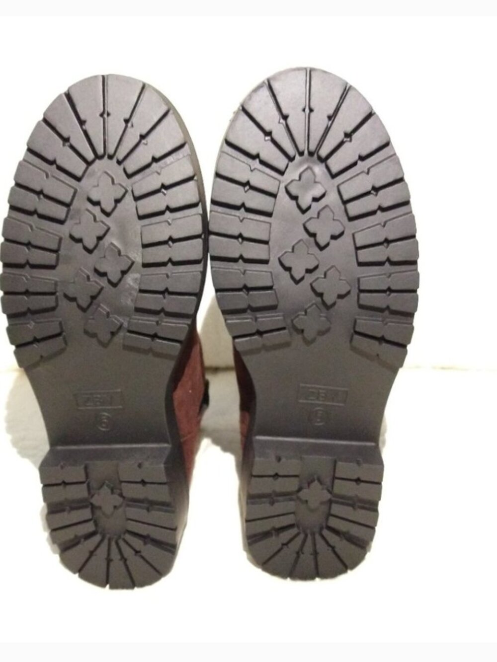 Classic Chelsea Boots Slip-on - Picture 8 of 10